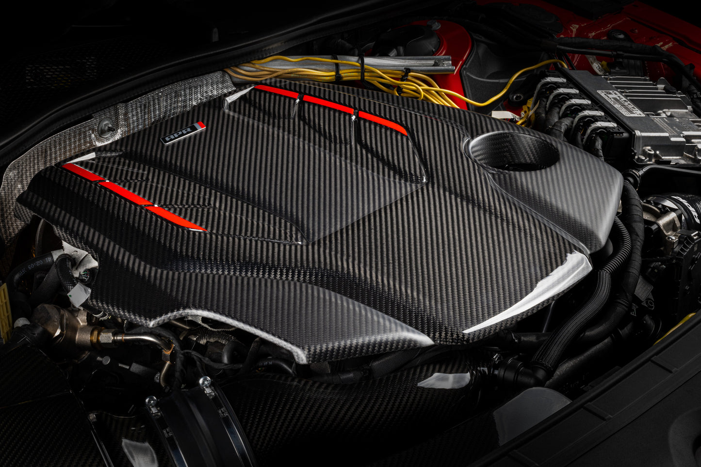 APR エンジンカバー B9 S4/S5（カーボン）