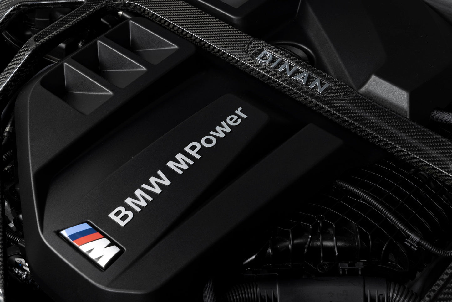 Dinan カーボンストラットタワーブレース BMW G8x M3/M4