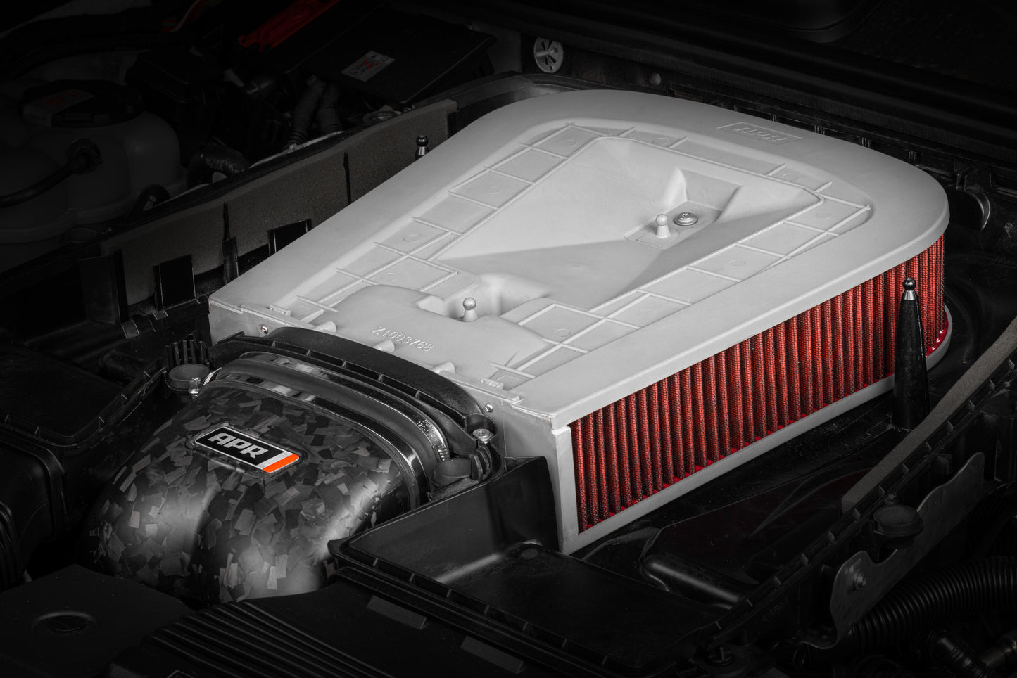 APR カーボンインテーク V8/4.0T (4M/9Y/SUV)