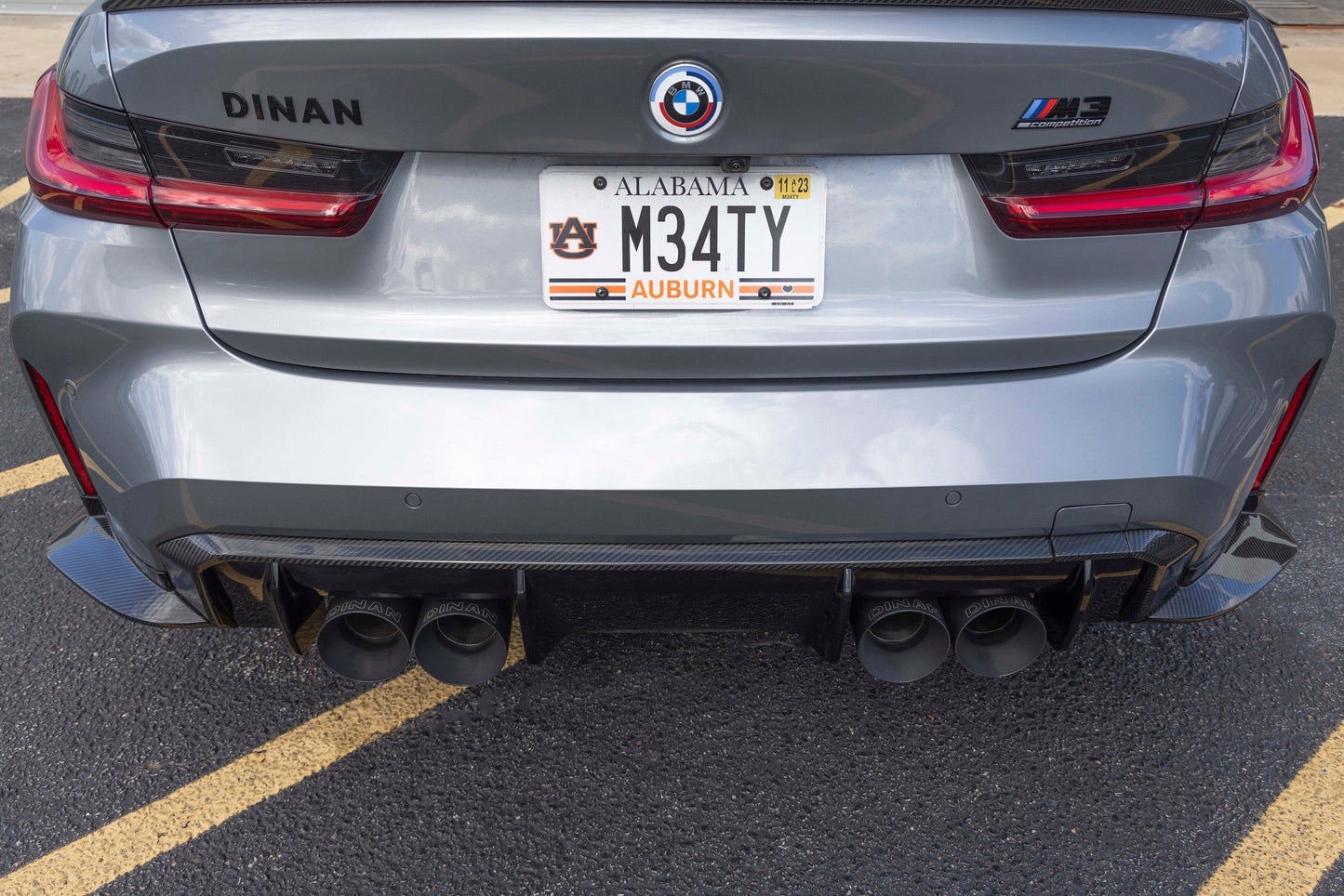 Dinan カーボンリアディフューザーサラウンド - 2021-2026 BMW M3/M4