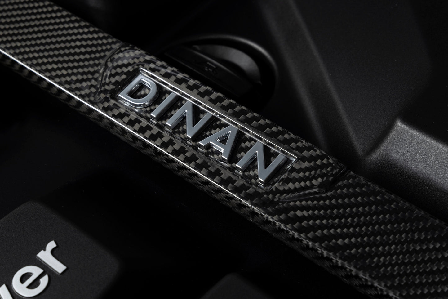 Dinan カーボンストラットタワーブレース BMW G8x M3/M4